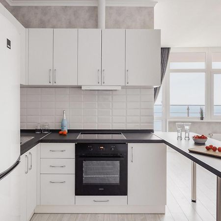 Sea & Sky Apartments Odessa Rum bild