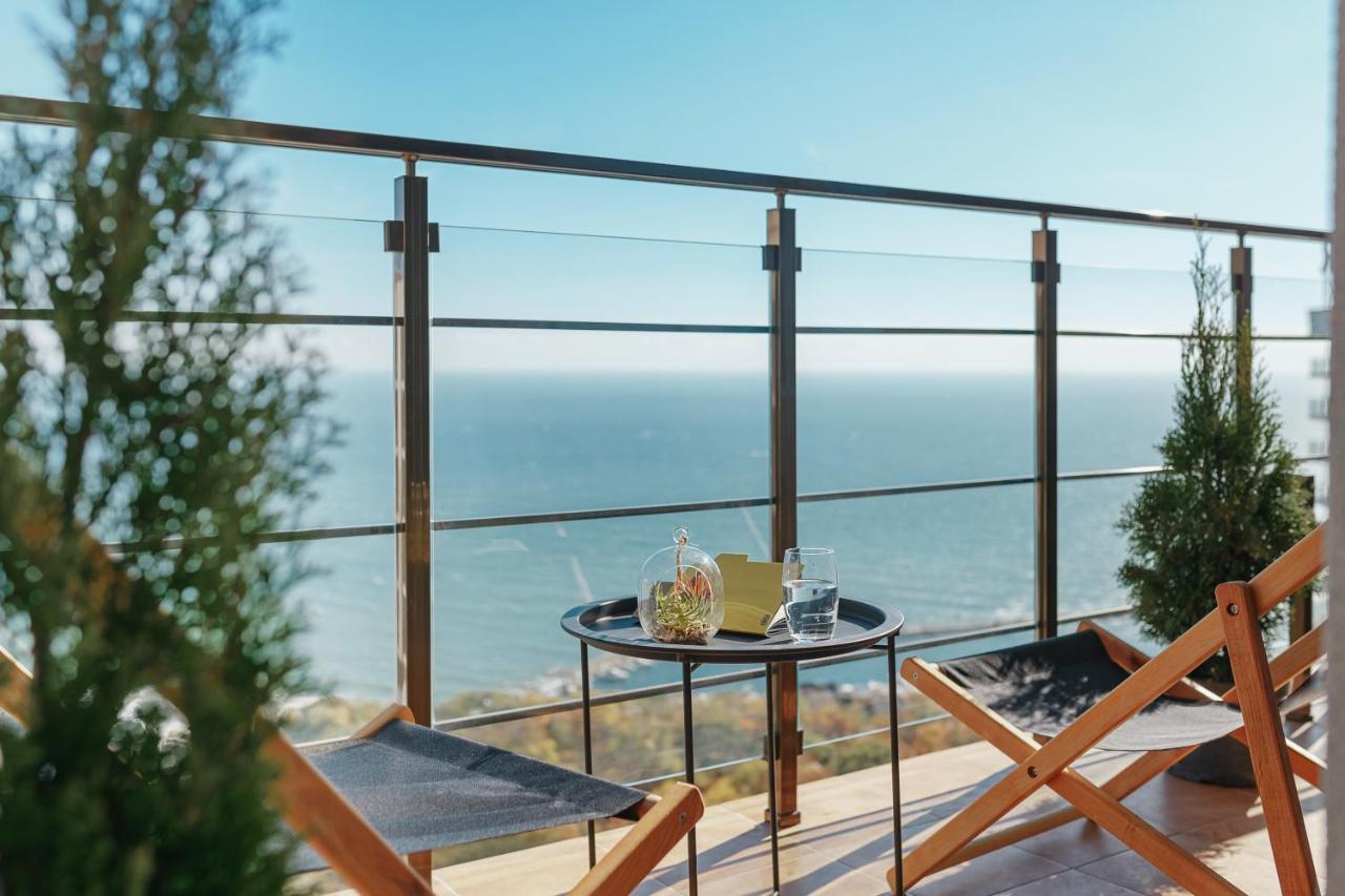 Sea & Sky Apartments Odessa Exteriör bild