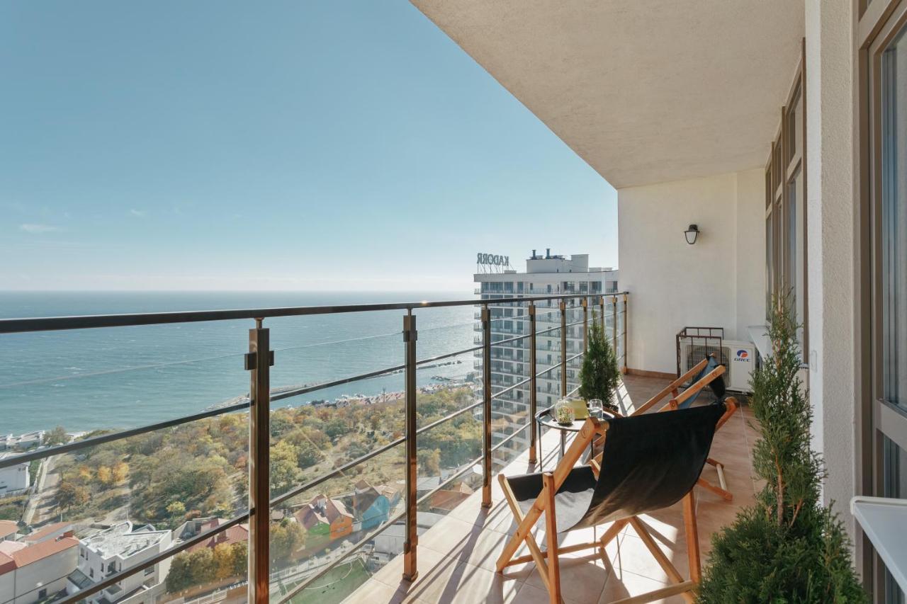 Sea & Sky Apartments Odessa Exteriör bild