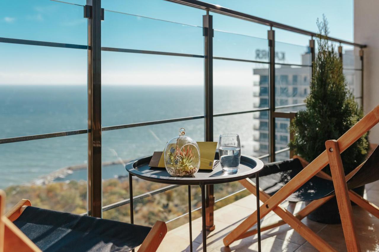 Sea & Sky Apartments Odessa Exteriör bild