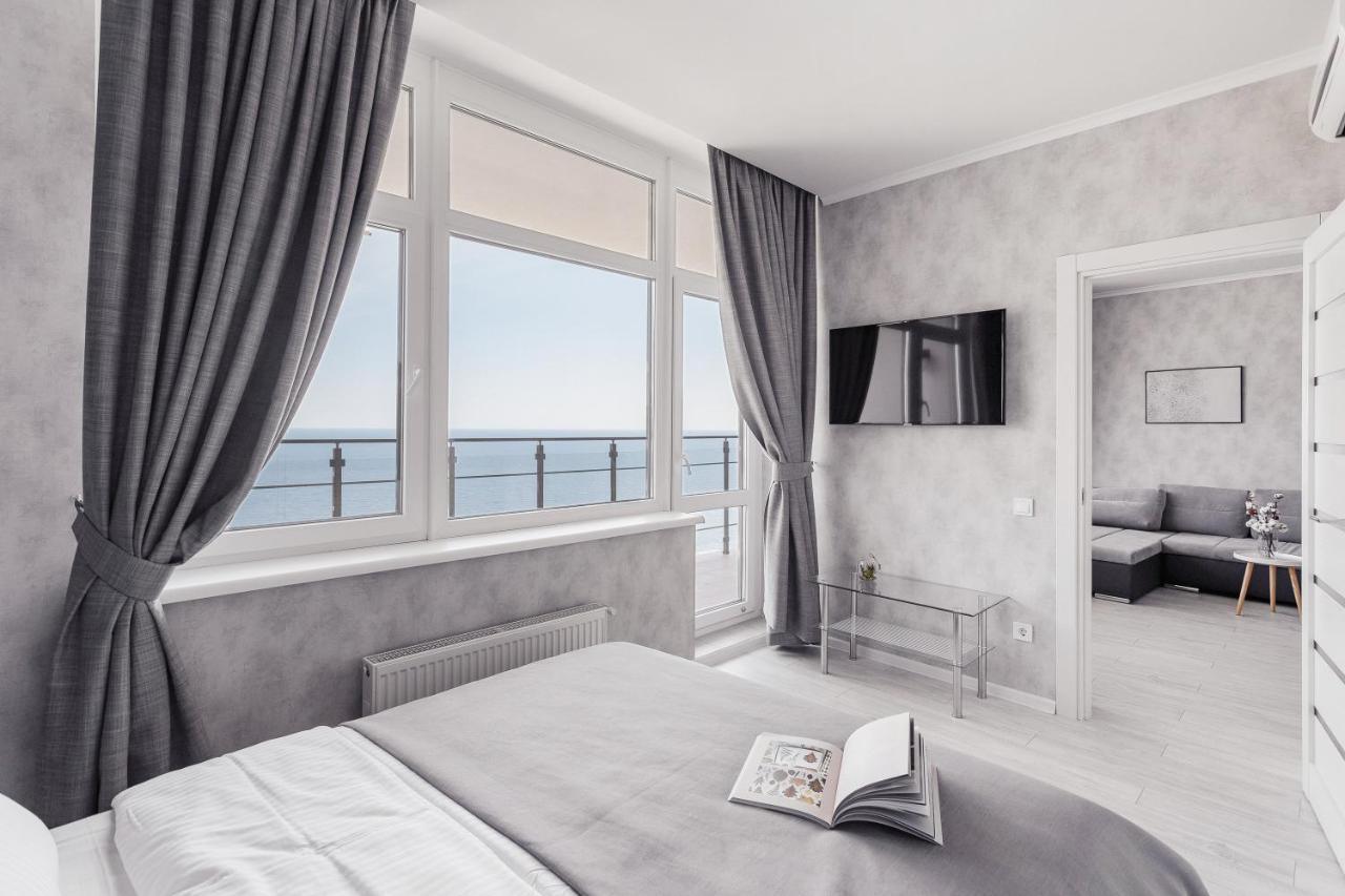 Sea & Sky Apartments Odessa Exteriör bild