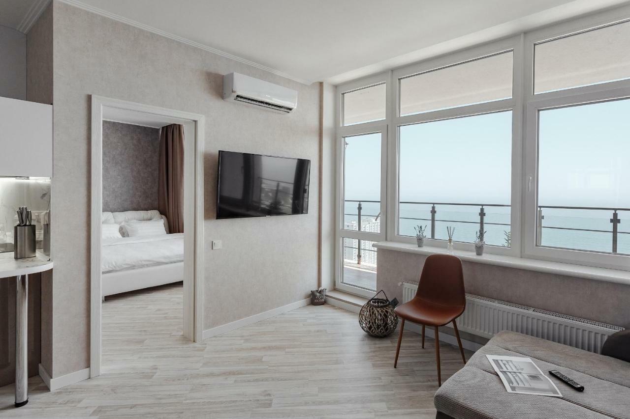 Sea & Sky Apartments Odessa Exteriör bild